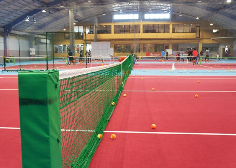 サントピアテニスパーク インドアテニススクールの施設画像
