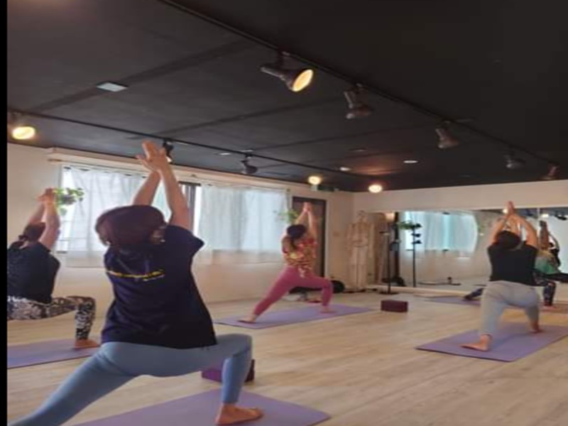Yoga 101 Lessonの施設画像