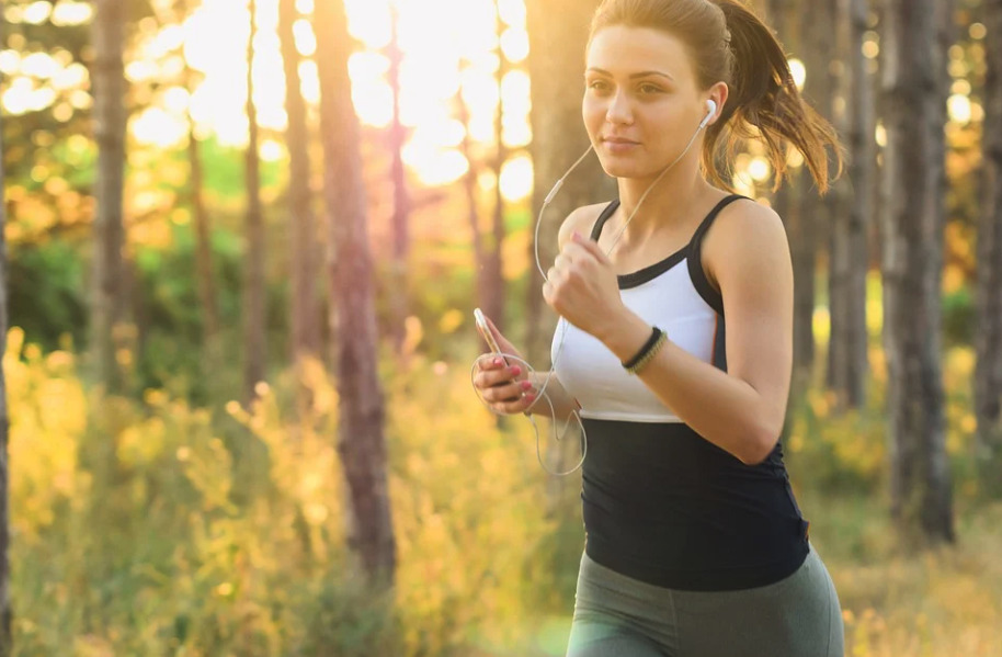 ジムの女性の服装は おすすめレディースウェアとかわいいコーデ集 Fitmapマガジン